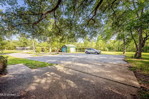 Exterior - 8113 Barron Rd, Moss Point, MS 39562 photo 4 of 32