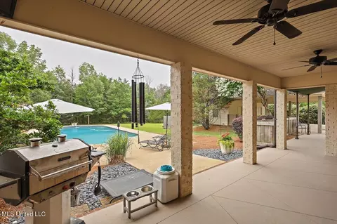 Exterior - 210 Planters Grv, Brandon, MS 39047 photo 7 of 17