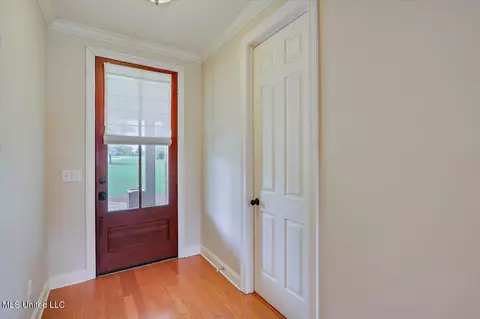 Entry Way - 210 Planters Grv, Brandon, MS 39047 photo 1 of 2