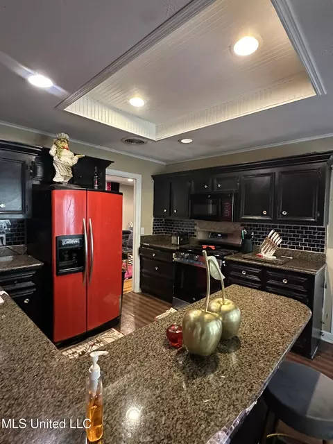 Kitchen - 1052 Briarfield Rd, Jackson, MS 39211 photo 1 of 3