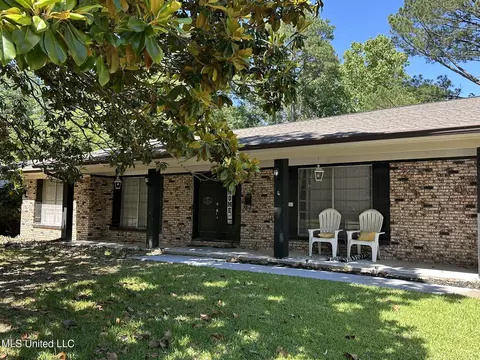 1052 Briarfield Rd, Jackson, MS 39211