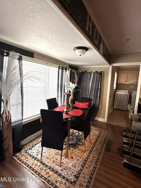 Dining - 1052 Briarfield Rd, Jackson, MS 39211 photo 2 of 2