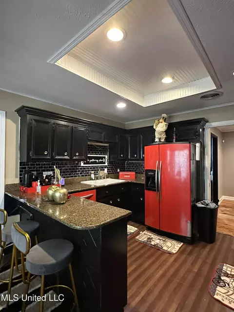 Kitchen - 1052 Briarfield Rd, Jackson, MS 39211 photo 2 of 3