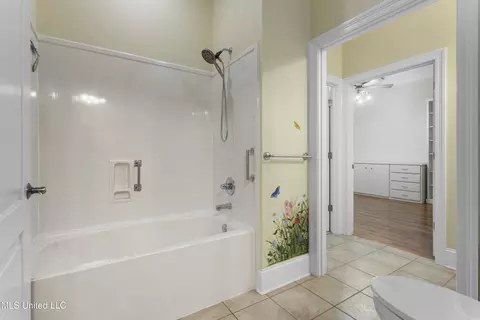 Bath - 5578 E Diamondhead Dr, Diamondhead, MS 39525 photo 4 of 6