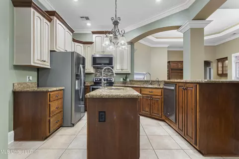 Kitchen - 5578 E Diamondhead Dr, Diamondhead, MS 39525 photo 2 of 4
