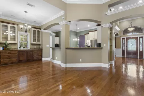 Entry Way - 5578 E Diamondhead Dr, Diamondhead, MS 39525 photo 3 of 5