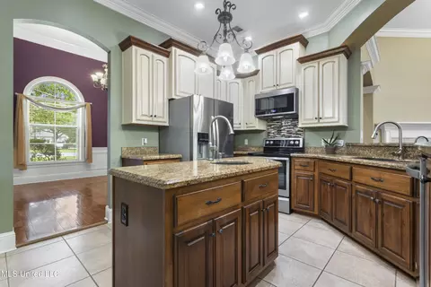 Kitchen - 5578 E Diamondhead Dr, Diamondhead, MS 39525 photo 1 of 4