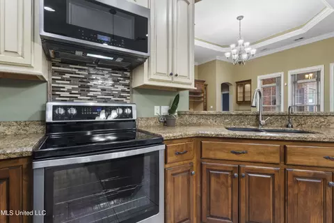 Kitchen - 5578 E Diamondhead Dr, Diamondhead, MS 39525 photo 3 of 4