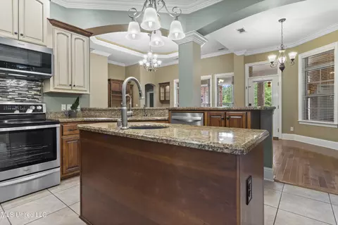 Kitchen - 5578 E Diamondhead Dr, Diamondhead, MS 39525 photo 4 of 4
