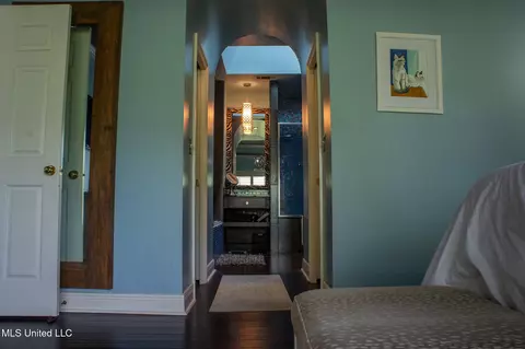 Entry Way - 414 Spike Rdg, Canton, MS 39046 photo 3 of 5