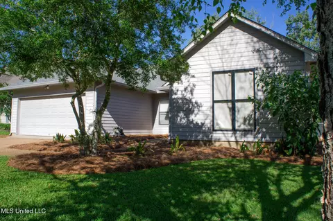 Exterior - 414 Spike Rdg, Canton, MS 39046 photo 4 of 13