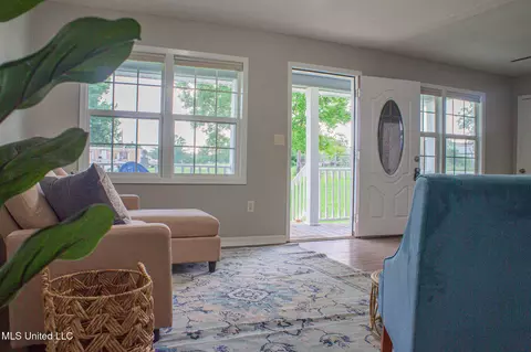 Entry Way - 136 Peggy Dr, Florence, MS 39073 photo 3 of 4