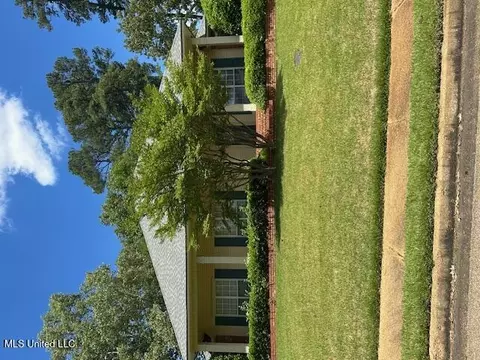 214 Boxwood Cir, Brandon, MS 39047