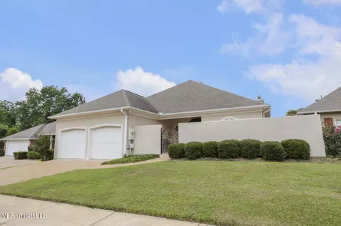 215 Azalea Ct, Brandon, MS 39047