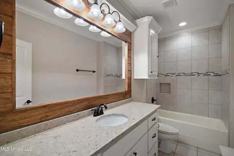 Bath - 210 Penny Ln, Brandon, MS 39042 photo 5 of 5