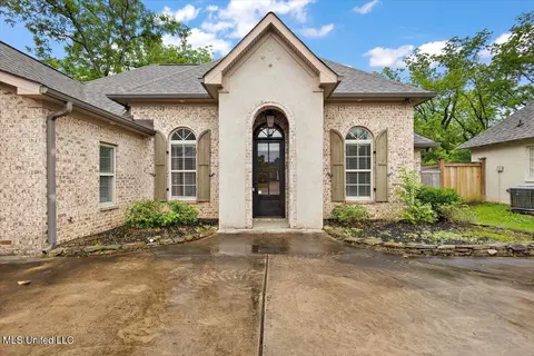 Exterior - 210 Penny Ln, Brandon, MS 39042 photo 2 of 3
