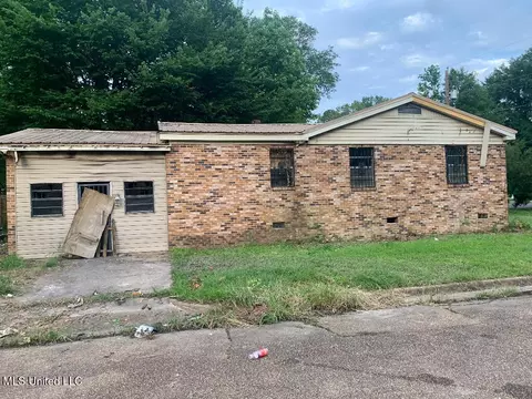 2226 Oak Park Dr, Jackson, MS 39213 photo 2