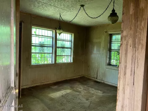 2226 Oak Park Dr, Jackson, MS 39213 photo 9