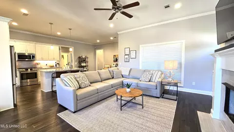 Living - 331 Emerald Way, Brandon, MS 39047 photo 2 of 2