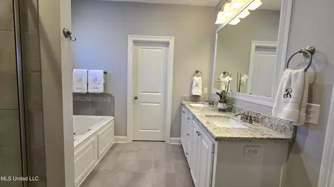 Entry Way - 331 Emerald Way, Brandon, MS 39047 photo 5 of 5