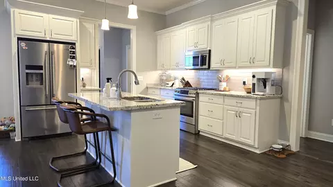 Kitchen - 331 Emerald Way, Brandon, MS 39047 photo 1 of 3