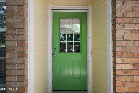 Entry Way - 147 Lofty Pine Ln, Clinton, MS 39056 photo 1 of 7