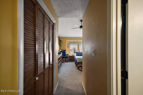 Entry Way - 147 Lofty Pine Ln, Clinton, MS 39056 photo 6 of 7