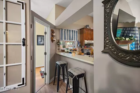 Entry Way - 147 Lofty Pine Ln, Clinton, MS 39056 photo 5 of 7