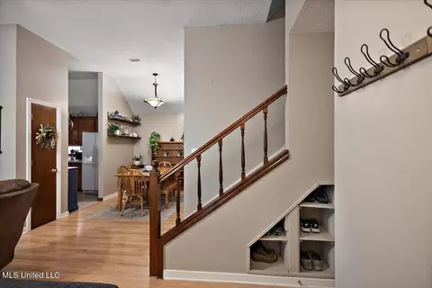 Entry Way - 147 Lofty Pine Ln, Clinton, MS 39056 photo 3 of 7
