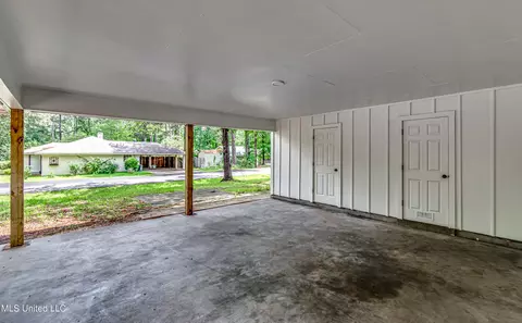 204 Turtle Creek Dr, Brandon, MS 39047 photo 8