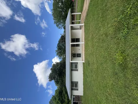 230 Greenbriar Cir, Holly Springs, MS 38635