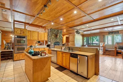 927 Abe Chapel Rd, Como, MS 38619 photo 7