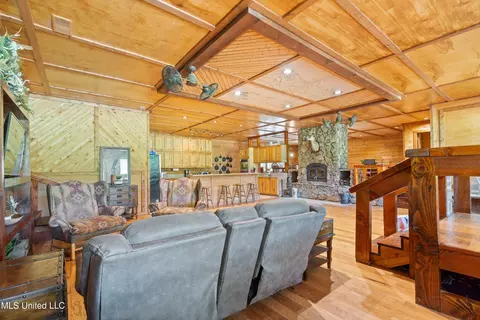 927 Abe Chapel Rd, Como, MS 38619 photo 3