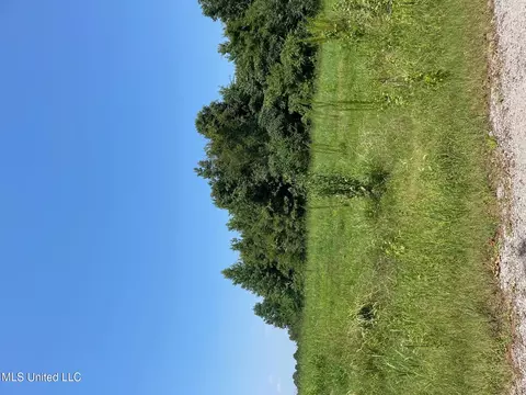 5 Bethlehem Rd, Batesville, MS 38606