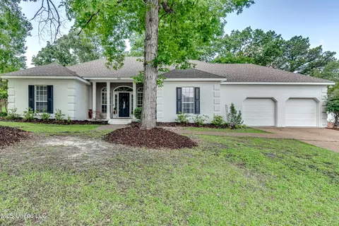 221 Boxwood Cir, Brandon, MS 39047