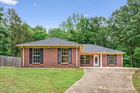119 Vance Cv, Byhalia, MS 38611