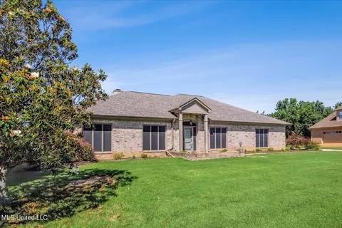 7925 Kirkwood Cv, Olive Branch, MS 38654