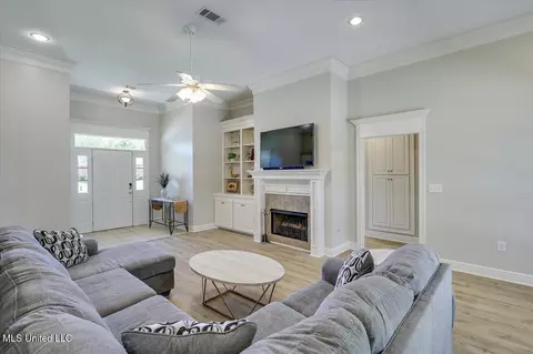 213 Pecan Cir, Brandon, MS 39042 photo 6