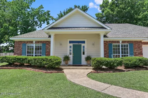 213 Pecan Cir, Brandon, MS 39042