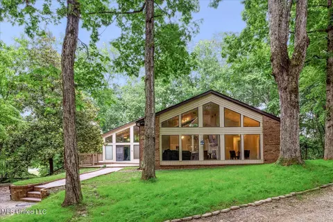 6821 Autumn Oaks Dr, Olive Branch, MS 38654