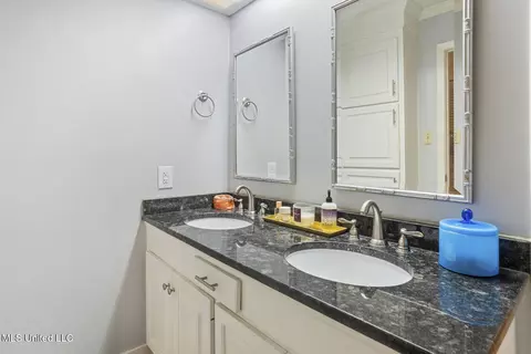 Bath - 5348 Saratoga Dr, Jackson, MS 39211 photo 1 of 4