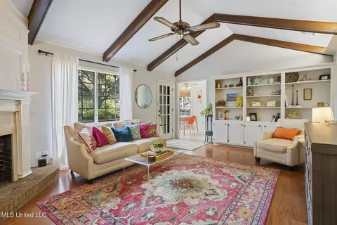 Living - 5348 Saratoga Dr, Jackson, MS 39211 photo 3 of 3