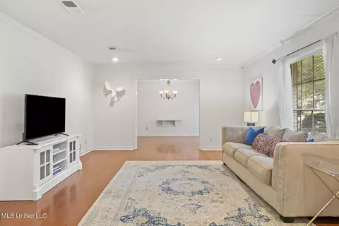 Living - 5348 Saratoga Dr, Jackson, MS 39211 photo 1 of 3