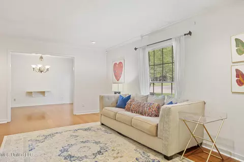 Living - 5348 Saratoga Dr, Jackson, MS 39211 photo 2 of 3