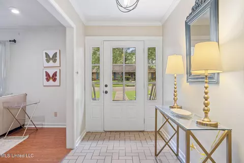 Entry Way - 5348 Saratoga Dr, Jackson, MS 39211 photo 1 of 1
