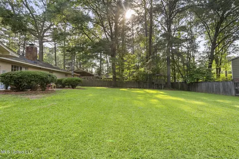 Exterior - 5348 Saratoga Dr, Jackson, MS 39211 photo 6 of 8