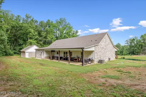 Exterior - 335 Aaron Rd, Sarah, MS 38665 photo 7 of 8