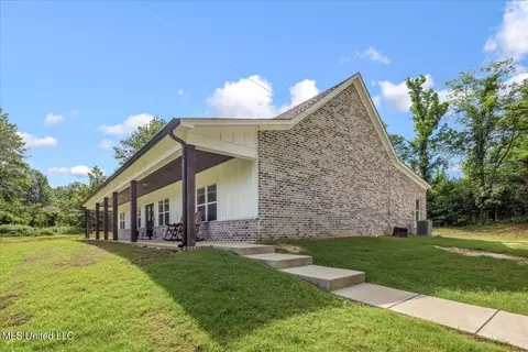 335 Aaron Rd, Sarah, MS 38665