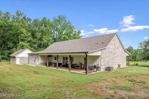Exterior - 335 Aaron Rd, Sarah, MS 38665 photo 6 of 8