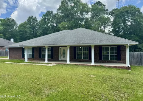 9933 Kahana St, Diamondhead, MS 39525